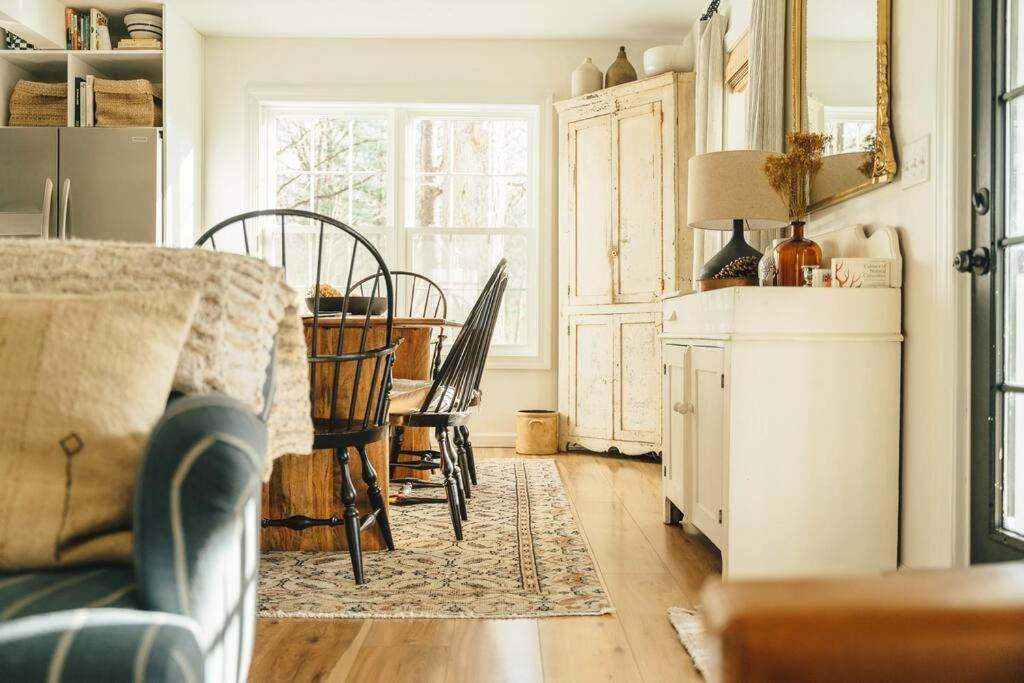 Cozy Cottage, Hot Tub, Fire Pit, 15Min To Hudson And Hiking Catskill Exteriör bild