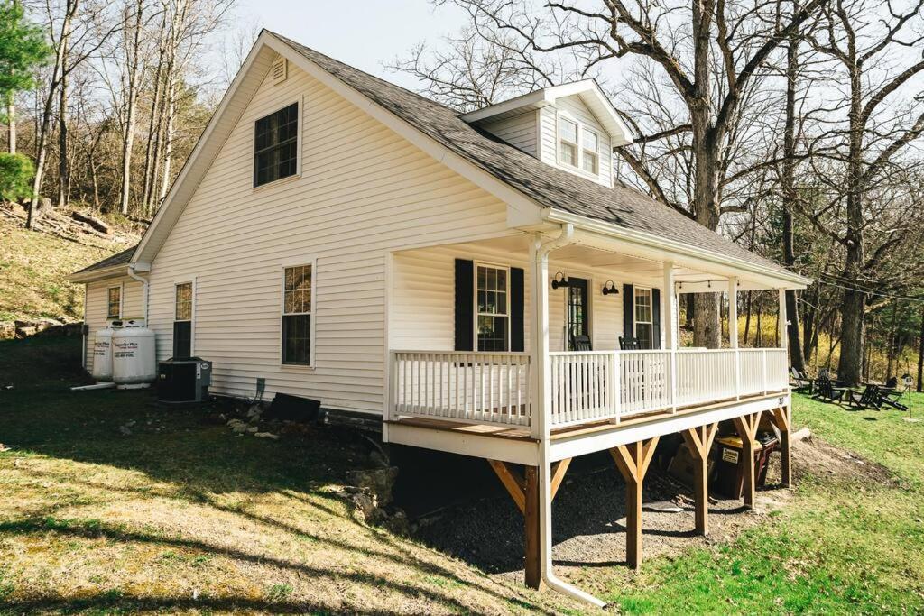 Cozy Cottage, Hot Tub, Fire Pit, 15Min To Hudson And Hiking Catskill Exteriör bild