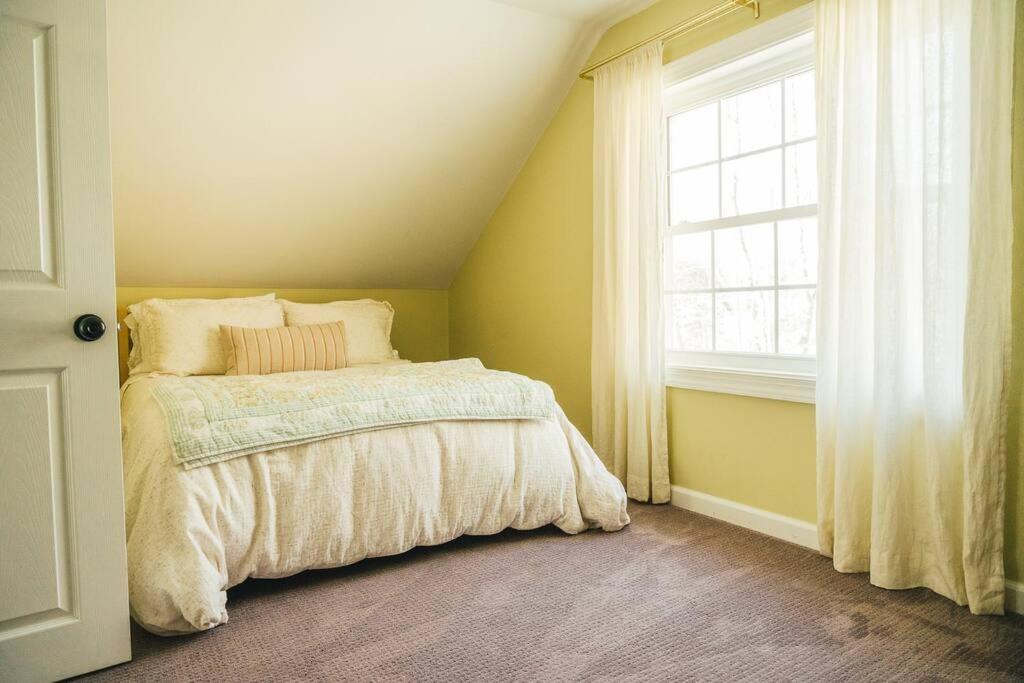 Cozy Cottage, Hot Tub, Fire Pit, 15Min To Hudson And Hiking Catskill Exteriör bild
