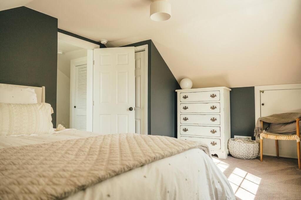 Cozy Cottage, Hot Tub, Fire Pit, 15Min To Hudson And Hiking Catskill Exteriör bild